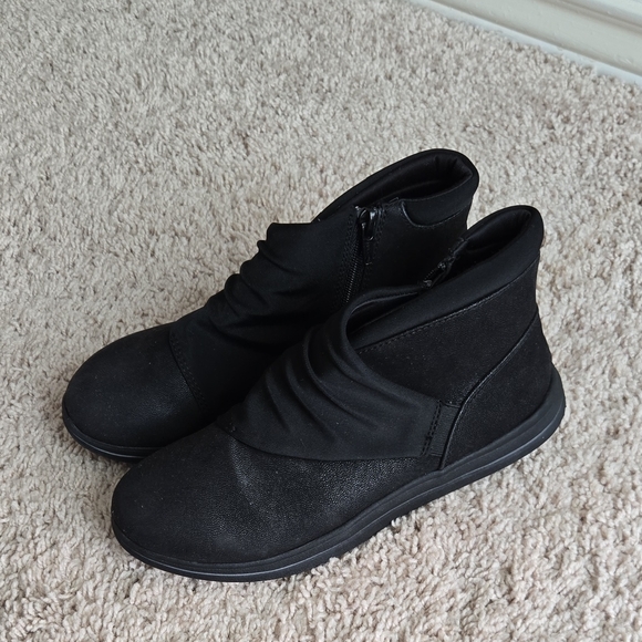 Cloudsteppers by Clarks Shoes - Clarks Womens‎ Black Booties